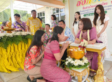 รดน้ำขอพรผู้ว่าราชการจังหวัดระยอง พารามิเตอร์รูปภาพ 2