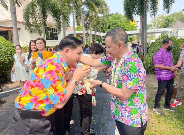 รดน้ำขอพรผู้ว่าราชการจังหวัดระยอง พารามิเตอร์รูปภาพ 4